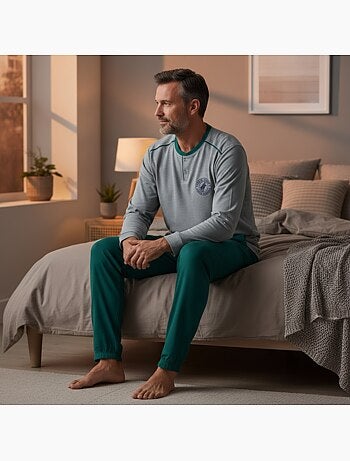 Pijama hombre forrado polar escudo bordado ozabi