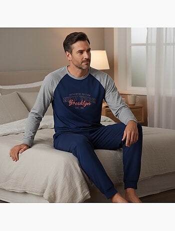 Pijama hombre forro polar raglan bordado ozabi