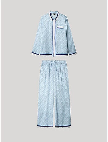 Pijama largo camisero con estampado monogram en satén