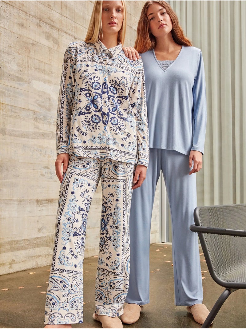 Pijama largo con escote pico y detalle de galón en tejido suave Celeste - Kiabi