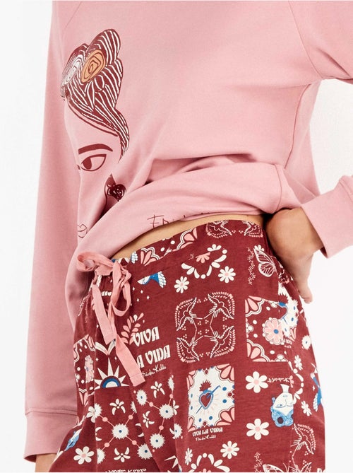 Pijama largo de frida kahlo en tejido de punto con algodón - Kiabi Pijama largo de frida kahlo en tejido de punto con algodón - Kiabi
