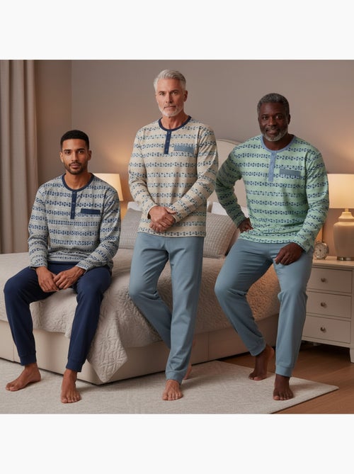 Pijama largo hombre ozabi pack de 3, cuello abotonado estampado - Kiabi Pijama largo hombre ozabi pack de 3, cuello abotonado estampado - Kiabi