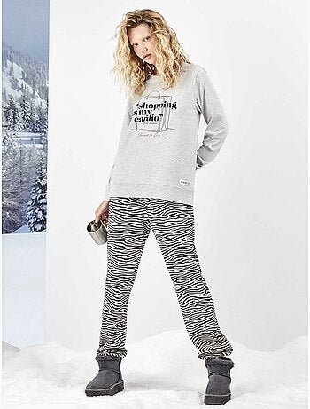 Pijama sex and the city con pantalón estampado animal print