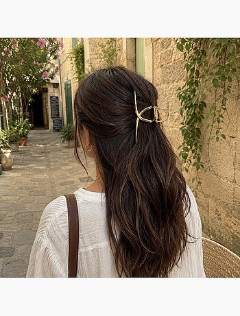 Pinza cangrejo de metal con acabado dorado para el cabello
