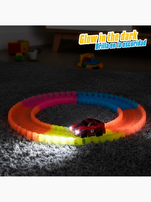 Pista de coches que brilla en la oscuridad 131 piezas speed & go - Kiabi
