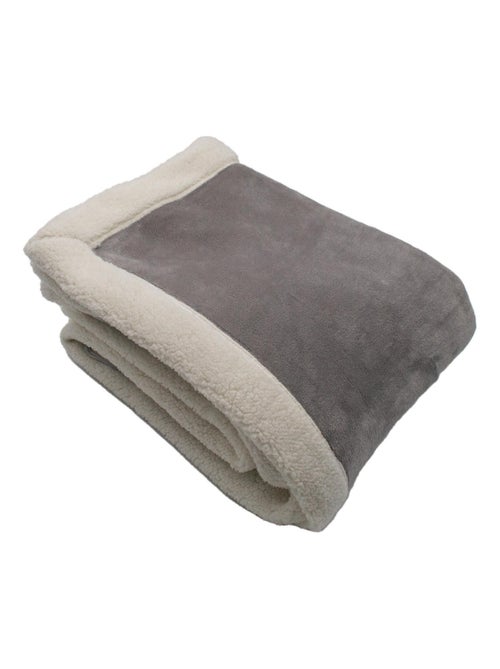 Plaid de microfibra con forro de sherpa - Kiabi Plaid de microfibra con forro de sherpa - Kiabi