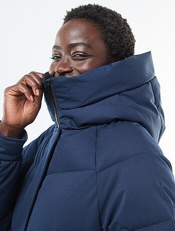 Abrigo acolchado largo cálido e impermeable con capucha