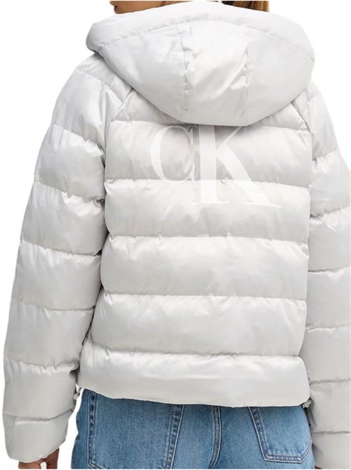 Plumífero satinado calvin klein jeans para mujer - Kiabi Plumífero satinado calvin klein jeans para mujer - Kiabi