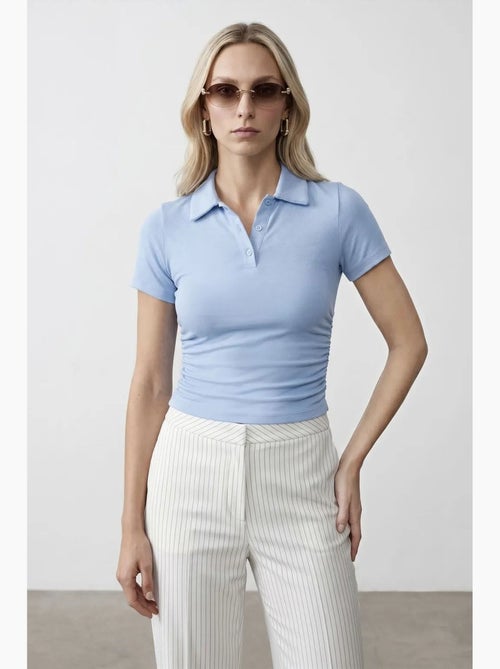 Polo camiseta cropped de mujer de corte slim dilvin - Kiabi Polo camiseta cropped de mujer de corte slim dilvin - Kiabi