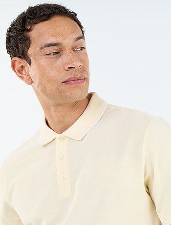 Polo con bordado en el pecho