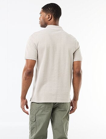 Polo con bordado en el pecho