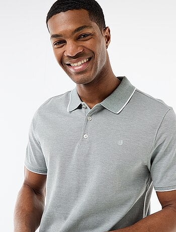 Polo con bordado en el pecho