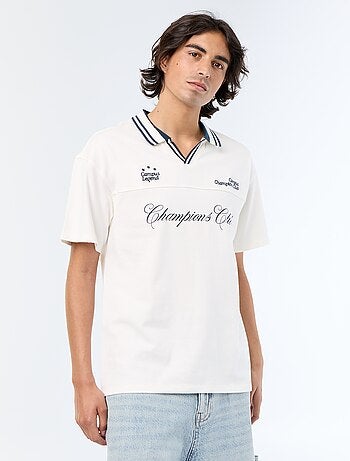 Polo con inscripciones bordadas de manga corta