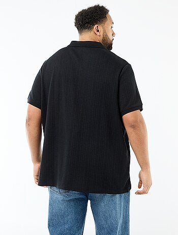 Polo de corte regular y manga corta