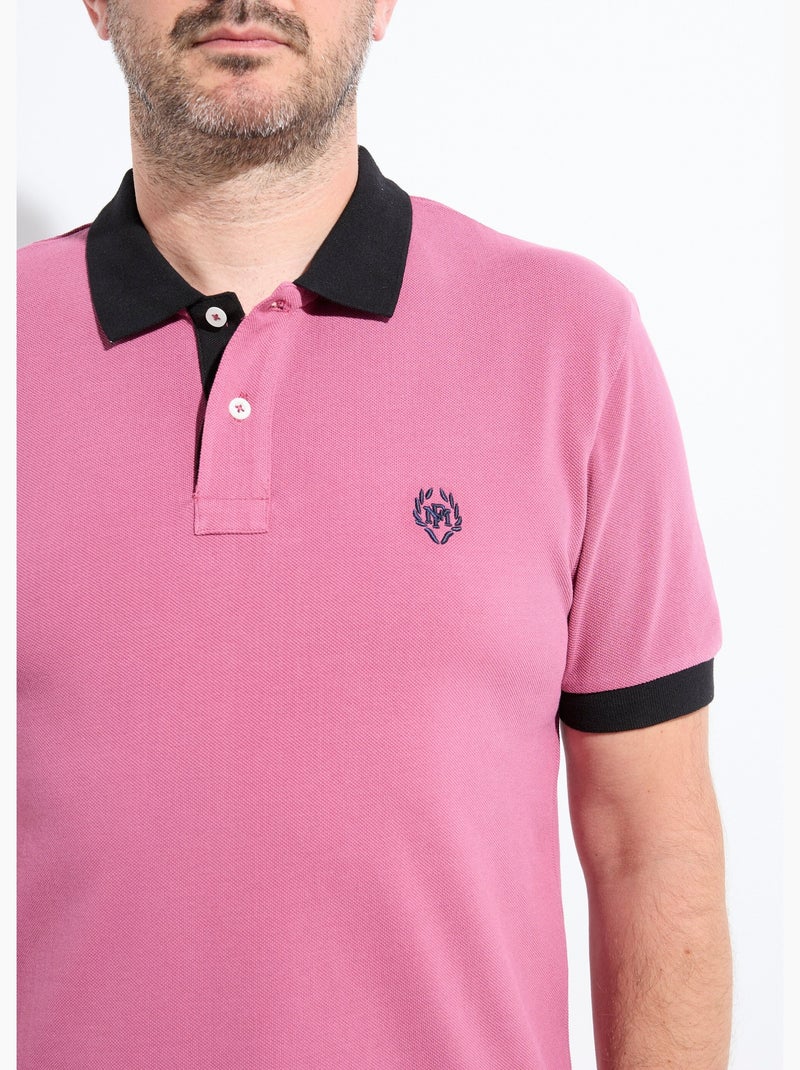 Polo de hombre con cuello y mangas en contraste. - AFIBEL Rosa oscuro - Kiabi