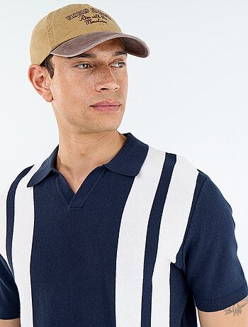 Polo de manga corta con cuello sin botones