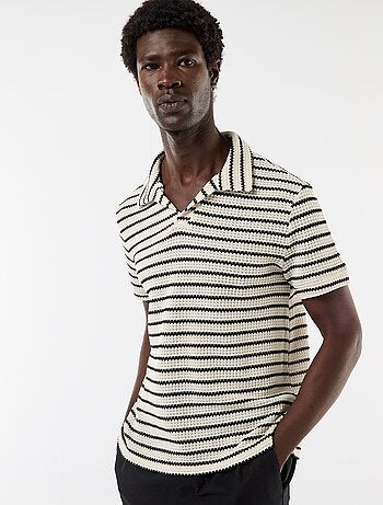 Polo de manga corta en material de fantasía