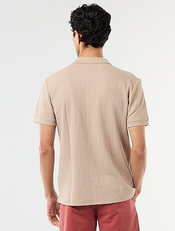 Polo de manga corta y material en nido de abeja