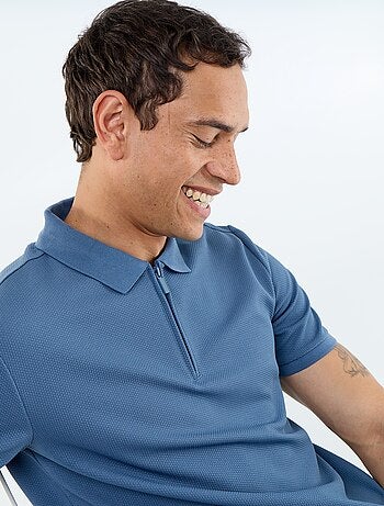 Polo de nido de abeja con cuello de cremallera