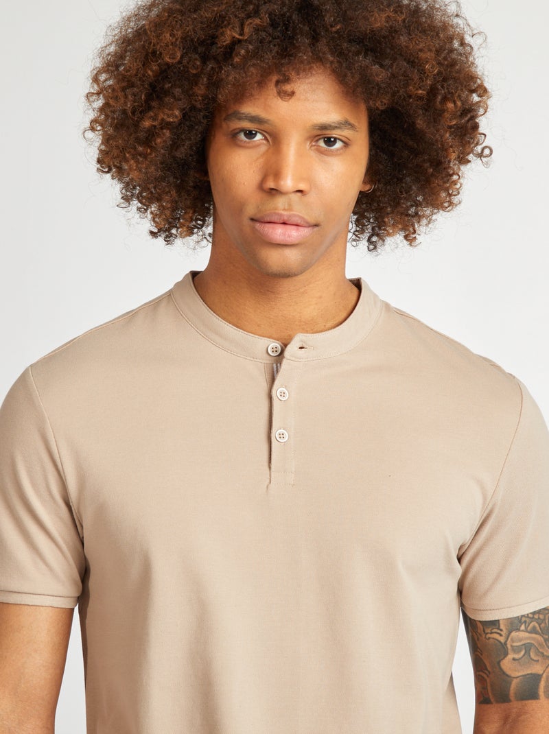 Polo de piqué cuello mao beige - Kiabi