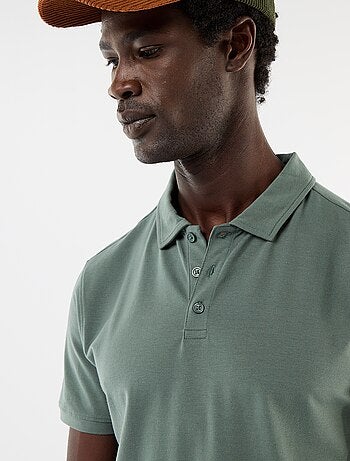 Polo de punto con cuello abotonado