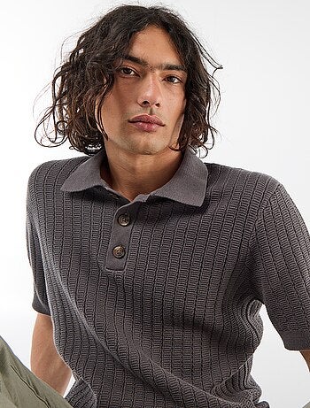 Polo de punto con efecto tricot
