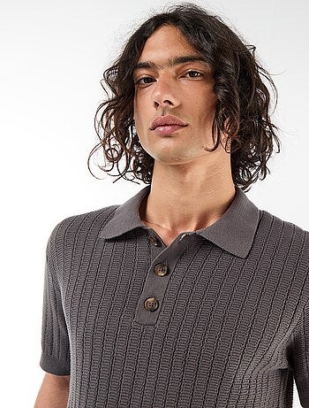 Polo de punto con efecto tricot