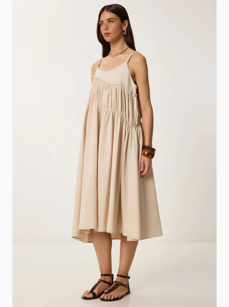 Precioso vestido midi con cuello en u y volantes de estambul istanbul Crema - Kiabi