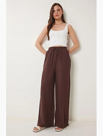 Preciosos pantalones estambul de pierna ancha con cordón y detalle de ribete. Istanbul