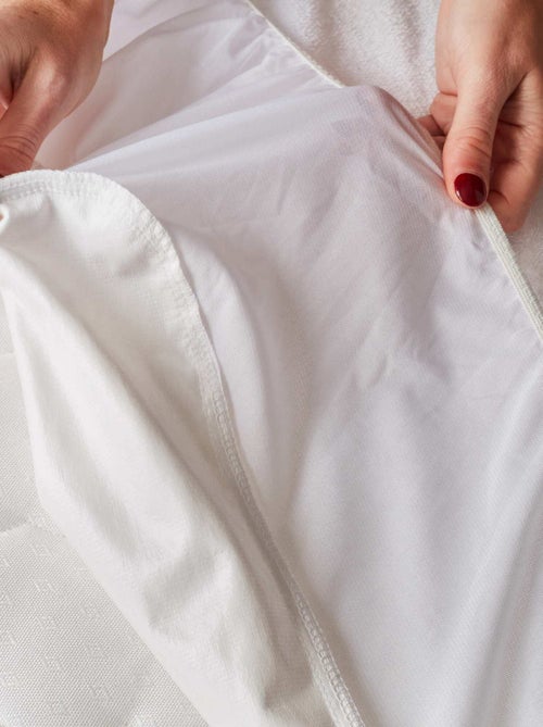 Protector de colchón antiácaros especial colecho - Kiabi