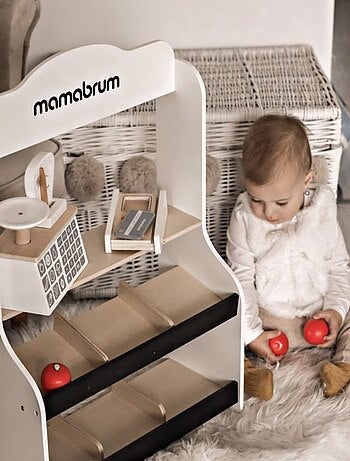 Puesto de venta de madera con balanza Mamabrum