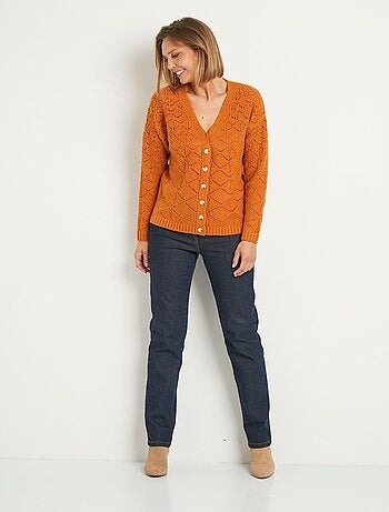 Rebeca corta abotonada con cuello de pico, lisa - Afibel