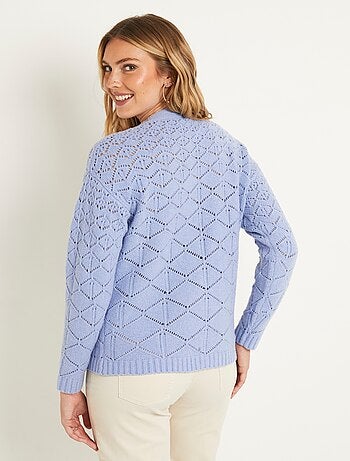 Rebeca corta abotonada con cuello de pico, lisa