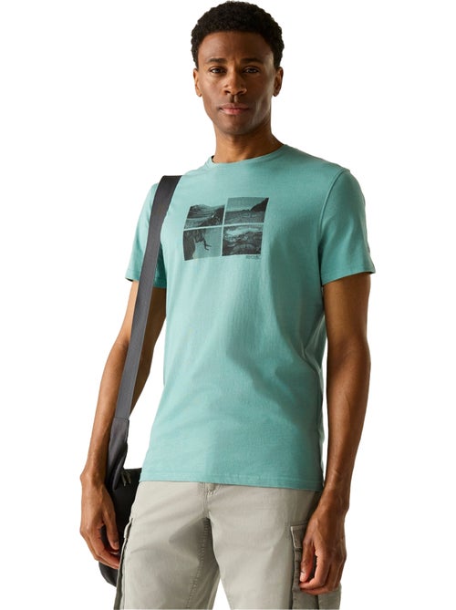 Regatta - Camiseta Breezed Diseño Collage de Fotos para Hombre - Kiabi Regatta - Camiseta Breezed Diseño Collage de Fotos para Hombre - Kiabi