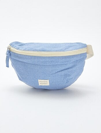 Riñonera grande con etiqueta cosida