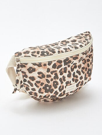 Riñonera grande con etiqueta cosida