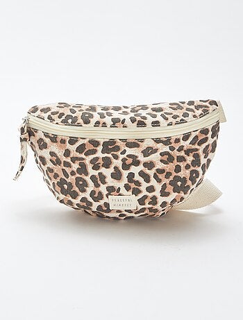 Riñonera grande con etiqueta cosida