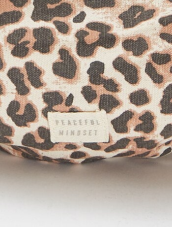 Riñonera grande con etiqueta cosida