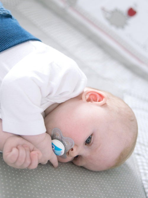 ROBA Parque infantil hexagonal en madera "Adam & Eule" + alfombra de parque y ruedas con freno - Kiabi