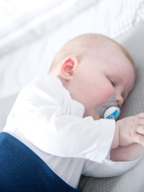 ROBA Parque infantil hexagonal en madera "Adam & Eule" + alfombra de parque y ruedas con freno - Kiabi