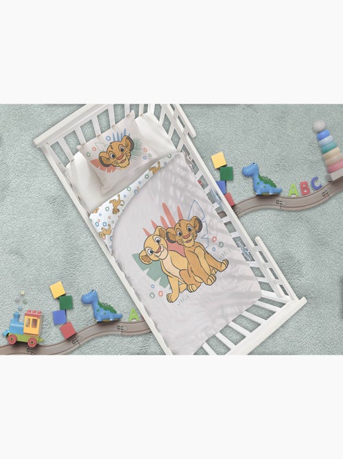 Ropa de Cama Bebé Disney El Rey León 100x140cm + Funda Almohada 40x60cm – Simba & Nala – 100% Algodó - Kiabi Ropa de Cama Bebé Disney El Rey León 100x140cm + Funda Almohada 40x60cm – Simba & Nala – 100% Algodó - Kiabi