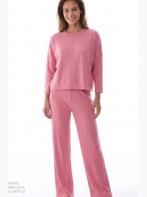 Rosy conjunto de pijama con manga larga y pantalón penti - Kiabi Rosy conjunto de pijama con manga larga y pantalón penti - Kiabi