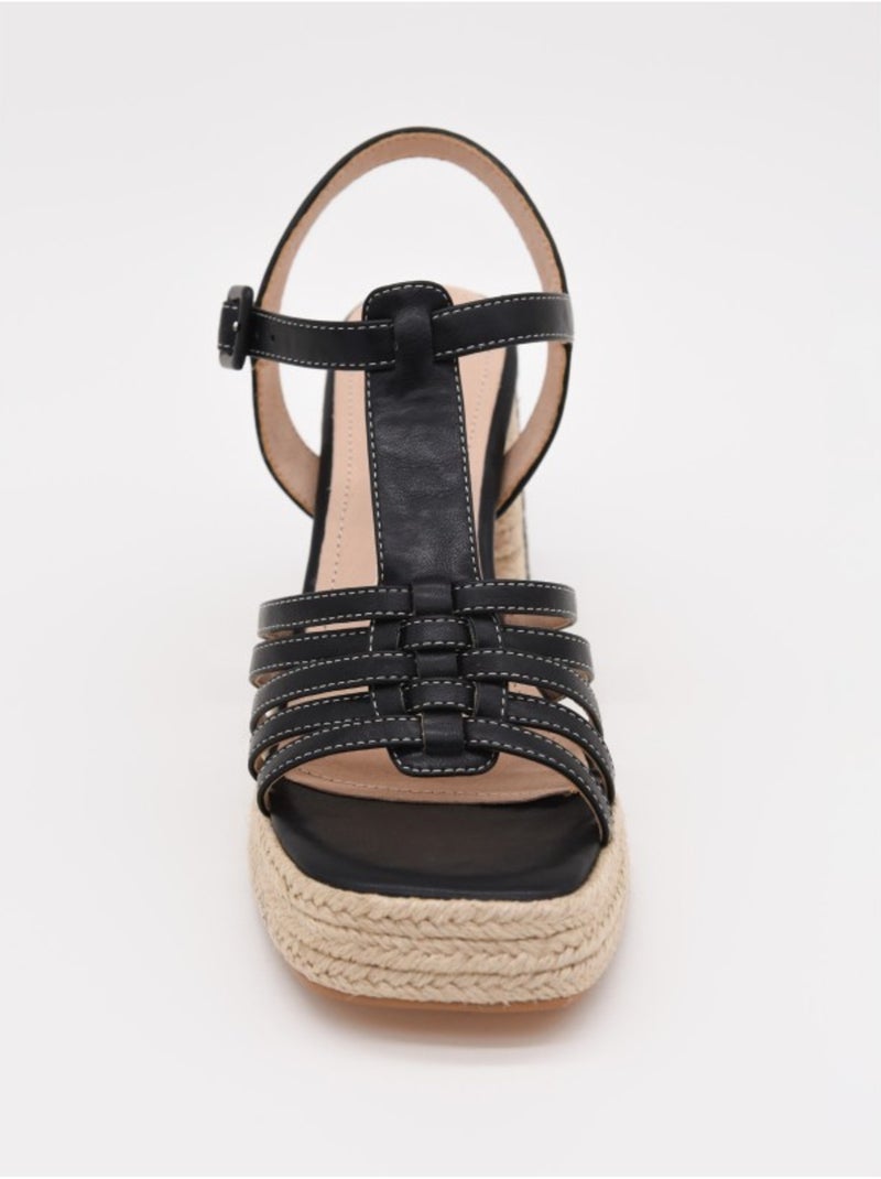 Sandalia Casual Sintetico Montevita Negro - Kiabi