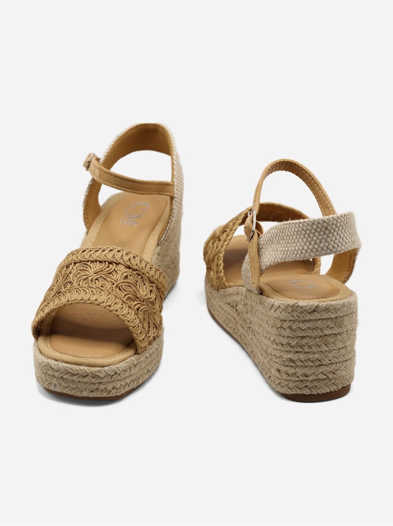 Sandalia de cuña correa cruzada Camel - Kiabi
