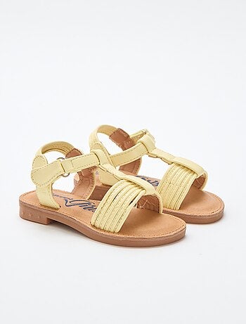 Sandalia de tira ancha