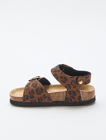 Sandalia estampada de leopardo con correas