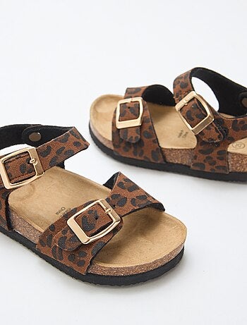 Sandalia estampada de leopardo con correas