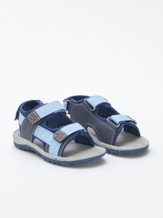 Sandalias abiertas con velcros