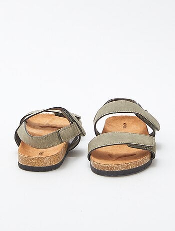 Sandalias abiertas con velcros
