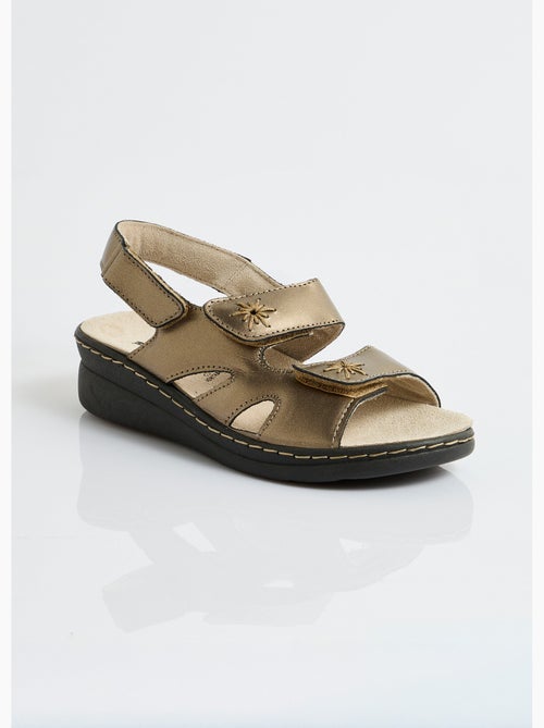 Sandalias anchas de piel bordadas - Afibel - Kiabi